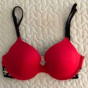 32C Like New Victoria's Secret Bra